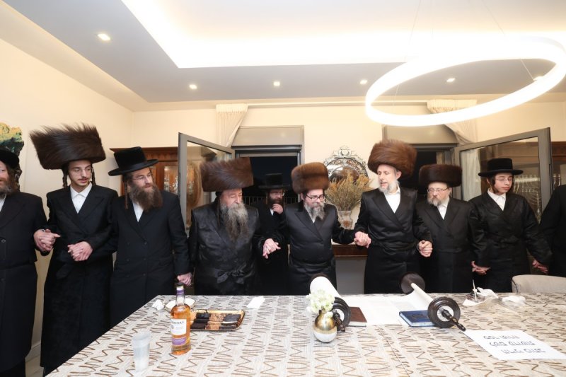 Special Siyum Sefer Torah with the Skulener Rebbe in Jerusalem